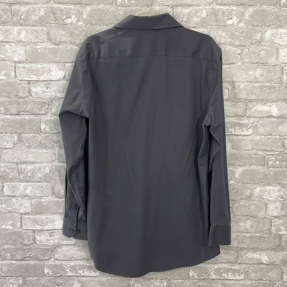 Claiborne Gray Casual Button Down Shirt Classic Design - Picture 3 of 3